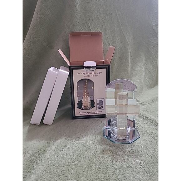 Beautiful INFINITY CROSS TEA LIGHT CANDLE HOLDER Interiors By Design Never Used - Picture 1 of 7